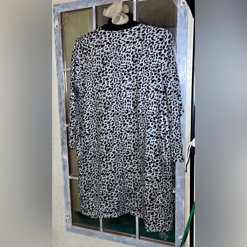 Leopard Print Cardigan - Picture 3 of 6